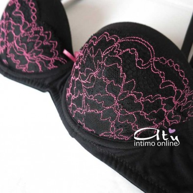 Jadea Chic reggiseno balconetto + mutanda nera con balza di pizzo fuxia 4143